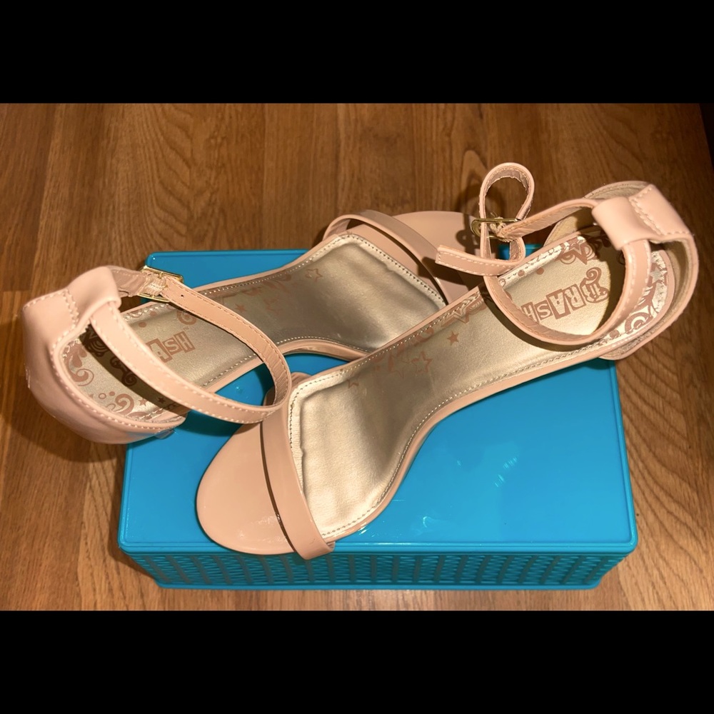Size 10W 4” ankle strap nude heels. EUC.
